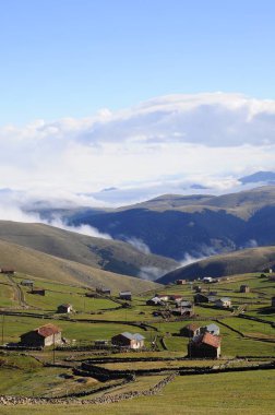Trabzon ili Ninksel ilçesi (Kozk,Limonsuyu,Sultanmurat,Taşlı) Madur Dağı ve yaylaları.