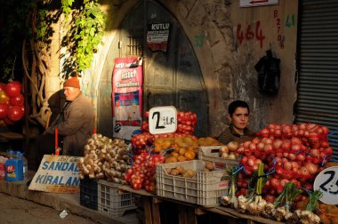 Mardin, Türkiye'nin güneydoğusunda yer alan bir şehirdir. Mardin ilinin başkenti, eski şehrinin Artuqid mimarisi ve stratejik konumu ile ünlüdür..