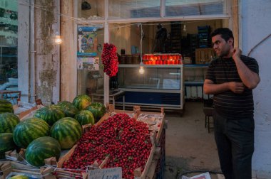 Mardin, Türkiye'nin güneydoğusunda yer alan bir şehirdir. Mardin ilinin başkenti, eski şehrinin Artuqid mimarisi ve stratejik konumu ile ünlüdür.