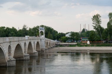 29 Haziran 2013 Edirne Türkiye.Edirne'de Meriç Nehri Üzerindeki Meriç Köprüsü.