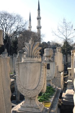 1 Şubat 2010 İstanbul.Osmanlı mezar taşları gerçekten Osmanlı ve İstanbul mezar taşlarının kültür merkezidir. Taş üzerinde bazı bilinmeyen yazılar.