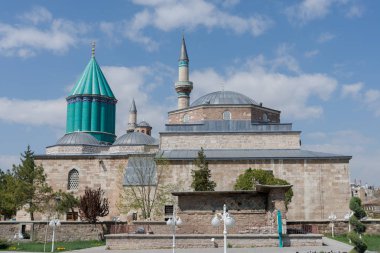 11 Nisan 2013 Konya Türkiye.Konya şehrinde Mevlana Celaleddin Rumi Camii ve türbesi.
