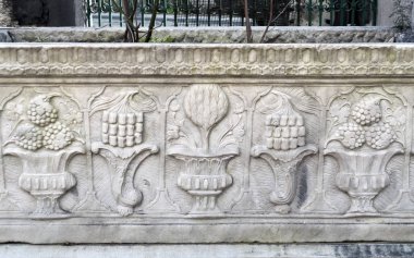 Osmanlı dönemine ait bir mezar taşından detaylar. İstanbul Türkiye