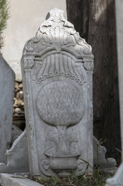 Osmanlı dönemine ait bir mezar taşından detaylar. İstanbul Türkiye