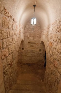 Dayro d-Mor Gabriel de Deyrulumur, dünyanın en eski hayatta kalan Süryani Ortodoks Manastırı var. Mardin, Midyat, Türkiye yakın Tur Abdin plato üzerinde yer almaktadır.