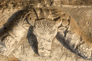 Maeander üzerinde Antik Nysa Ege'nin derin vadilerinde gizli Karya gerçek bir mücevher. Önemli bir Karya merkezi olan antik kent, bölgenin kuzeyinde, İyonkenti Efes'in 50 kilometre doğusunda yer alıyordu. Bugün, bir iyi-p