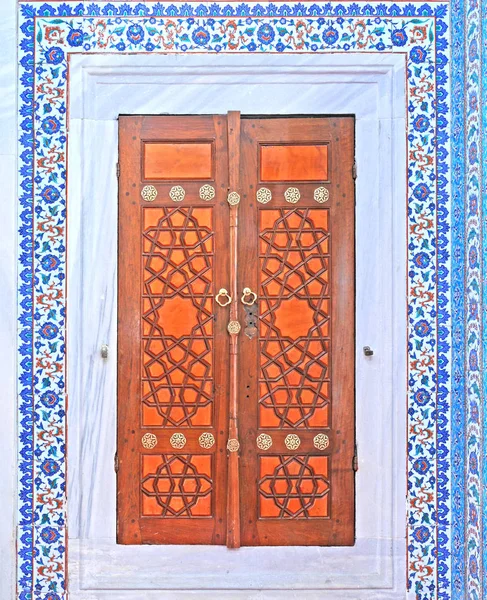 Janeiro 2010 Istâmbula Mesquita Atik Valide Uma Mesquita Otomana Localizada — Fotografia de Stock