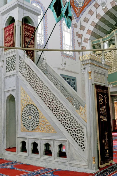 2010년 16일 이스탄불 타발리 모스크는 이스탄불의 우스쿠다르 Uskudar 인구밀도가 위치한 — 스톡 사진