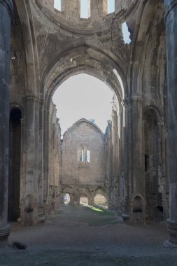 Oshki Kilisesi Bagrat ve Davit, Gürcü Kralı Adernesi III oğulları tarafından inşa edilmiştir.