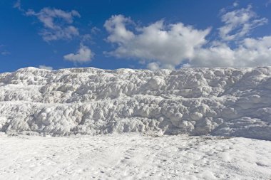 Pamukkale ( Pamuk kale ) Denizli Türkiye'de travertenler.