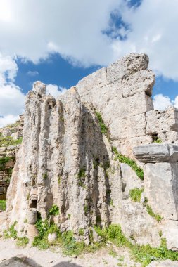 Antiochia Caesareia veya Antiochia Colonia Caesarea, Türk Göller Bölgesi'nde bir şehirdir., 