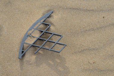 19.Şubat.2017 İstanbul Sahilde birçok atık var. Çevre kirliliği.