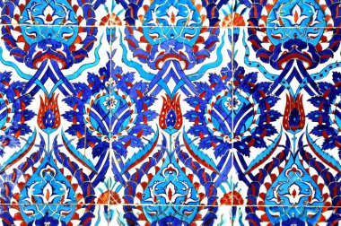 Osmanlı döneminden İznik çinileri.