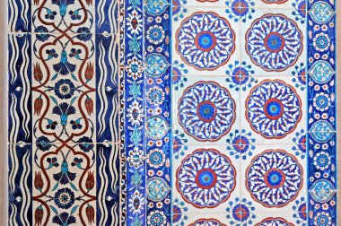 Osmanlı döneminden İznik çinisi.