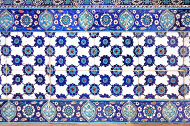 Osmanlı döneminden İznik çinisi.