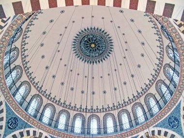 Rüstem Paşa Camii, ünlü Osmanlı mimarı Mimar Sinan tarafından Rstem Paa için, Sadrazamdan Kanuni Sleyman'a yaptırılmıştır. Ancak, 1561 yılında, 1563 yılında tamamlanamadan önce öldü