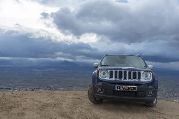 Styczeń 2018 Turcja Suv Jeep Renegade Wzgórzu Drogi — Zdjęcie stockowe