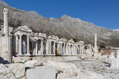 Sagalassos harabeleri Burdur'un güneybatısında bulunan bir arkeolojik sit alanıdır. Kısmen Karla Kaplı.