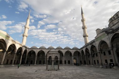 Dışarıdan sultanahmet camii.