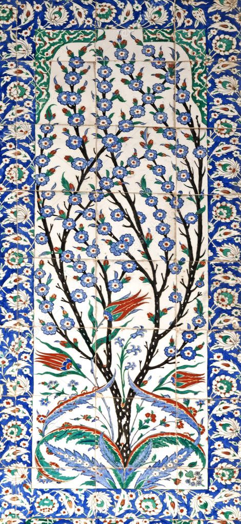 The late 15th and early 16th century marks the beginning of a new period in Ottoman tile and ceramic-making. The most important center active at this time was Iznik.