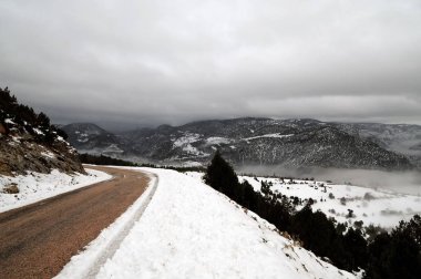 Keles ilçesinin Sorgun köyü ve çevresindeki dağlar. Bursa,Türkiye