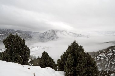 Keles ilçesinin Sorgun köyü ve çevresindeki dağlar. Bursa,Türkiye