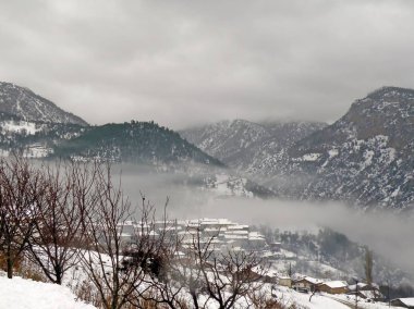 Keles ilçesinin Sorgun köyü ve çevresindeki dağlar. Bursa,Türkiye