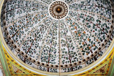 Topkapı Sarayı'ndaki Mihrisah Sultan'ın odasında ki resimler
