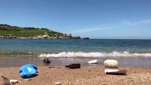 Забруднений Красивий Пляж Відходами — стокове відео