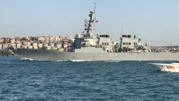 使用ポーター Ddg はアレイ バーク級駆逐艦で ボスポラスを黒海に通過します イスタンブールトルコ — ストック動画