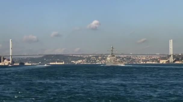 使用ポーター Ddg はアレイ バーク級駆逐艦で ボスポラスを黒海に通過します イスタンブールトルコ — ストック動画