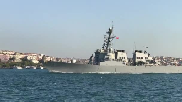 使用ポーター Ddg はアレイ バーク級駆逐艦で ボスポラスを黒海に通過します イスタンブールトルコ — ストック動画