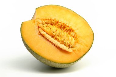 Beyaz arka plan üzerinde yarım kavun