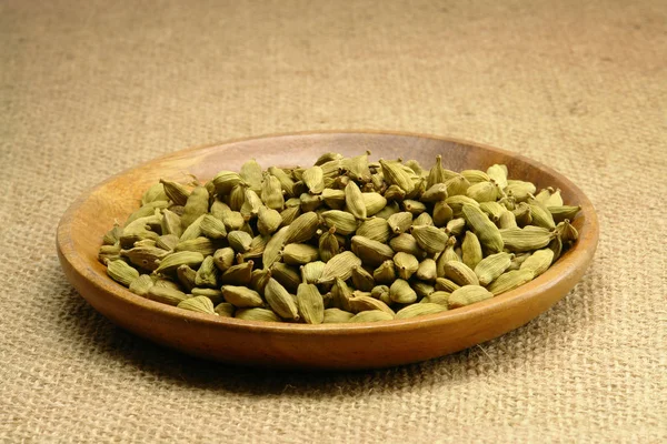 Green Cardamom Spice Sackcloth — Stock Photo, Image