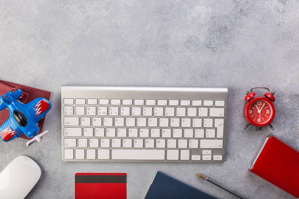 Avion Avec Passeports Près Payer Avec Carte Crédit Clavier Concept — Photo