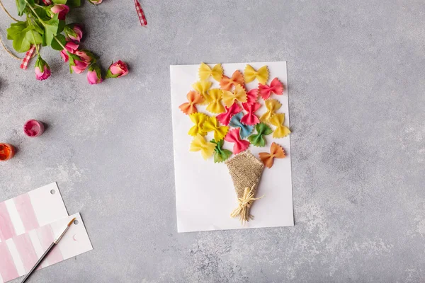 Artesanato Papel Para Dia Mãe Março Aniversário Criança Pequena Fazendo — Fotografia de Stock