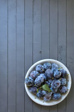 Sonbahar ahşap Erik arka plan kırpma