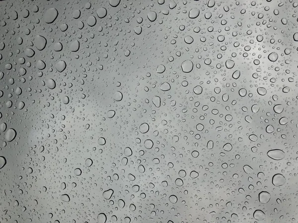 Gouttes Pluie Sur Surface Des Lunettes Fenêtre Avec Fond Nuageux — Photo