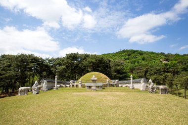 Uireung kral mezarları, şehir Seul kalbinde.