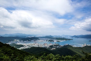 Hallyeosudo deniz Milli Park bakan Mireuksan dağ Tongyeong, Güney Kore.