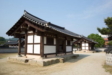 Gyeonggijeon Hall ünlü turistik Jeonju Hanok köyde spot olduğunu.