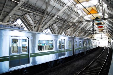 Kore'deki tren istasyonları toplayan.