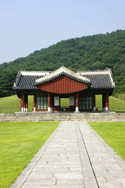 Tombe Reali Uireung Nel Cuore Del Centro Seoul — Foto Stock