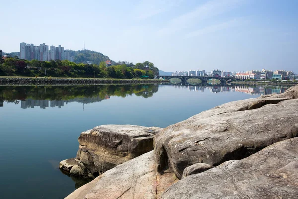 Questa Uiam Rock Fronte Alla Fortezza Jinjuseong Corea — Foto Stock