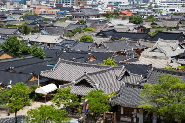 Jeonju Hanok Köyü geleneksel Kore evlerinin toplandığı bir köydür..