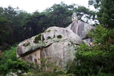 Andong, Kore'de bir Icheondong Stone Buddha Heykeli..