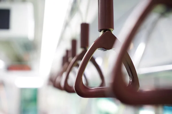 Işlemek. Bir metro kolu.                               
