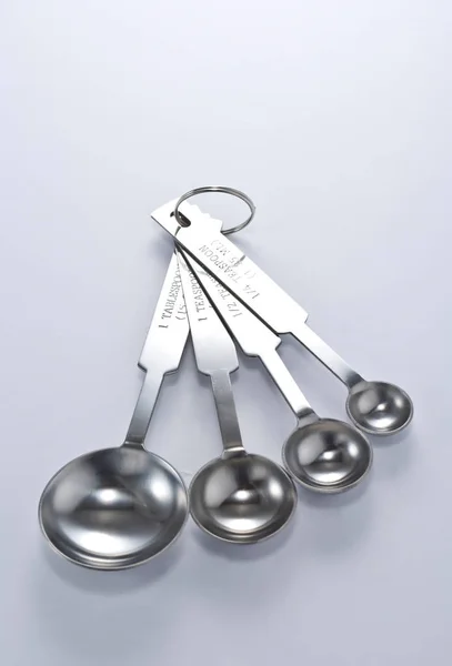 Kaşık. Dört ölçüm kaşığı.