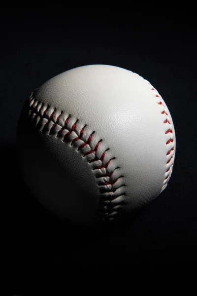 Una Palla Baseball Sullo Sfondo Nero — Foto Stock
