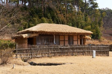 Burası Şair Han Yong-un'un Kore'deki doğum yeri..